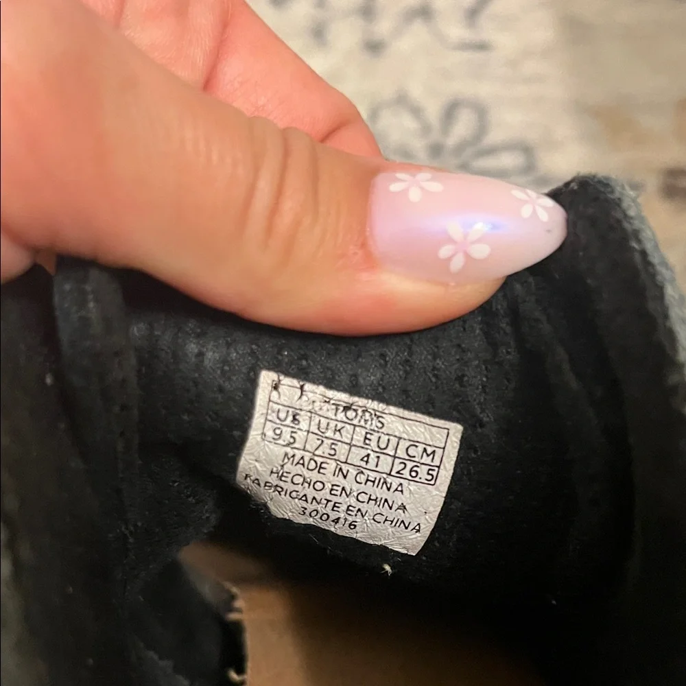 Toms Black Lace Up Women's Boots - Picture 2 of 8